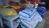 Tim evakuasi hewan ini juga membuka donasi bagi mereka yang ingin membantu dalam bentuk dana atau persediaan makanan bagi para hewan-hewan terlantar ini (Bali Dog Adoption Rehabilitation Centre/Facebook)