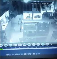 Aksi pelaku terekam CCTV