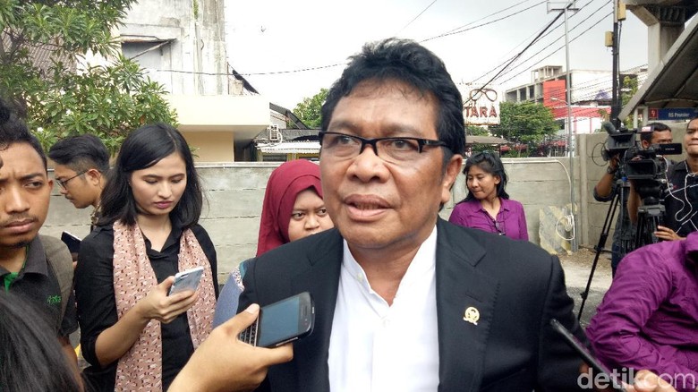 Pro-Airlangga Tepis Loyalis Bamsoet: Klaim Dukungan 92% Ada Hitungannya Pro-Airlangga Tepis Loyalis Bamsoet: Klaim Dukungan 92% Ada Hitungannya