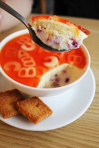 Tampilannya sup tapi isi dan rasanya adalah dessert.