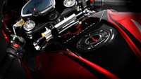 Motor tersebut juga telah dicicipi oleh Hamilton beberapa waktu lalu di Italia. Dan dirinya berharap bukan hanya dia yang beruntung menggunakan F4 LH44. Foto: Dok. MV Agusta