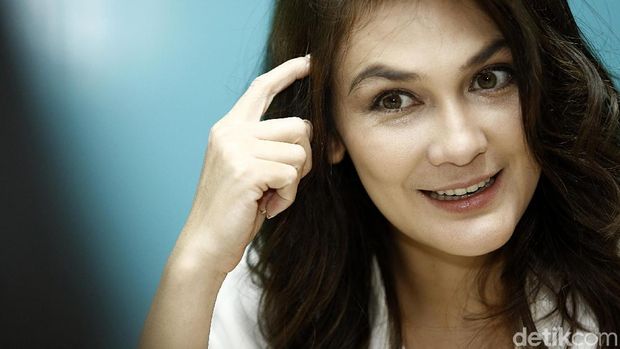 Luna Maya Cerita Soal Kendala Saat Bintangi 'Devil's Whisper'