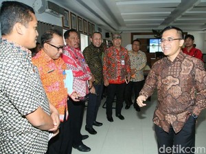 PNS Banyuwangi Rayakan Hari Batik Nasional