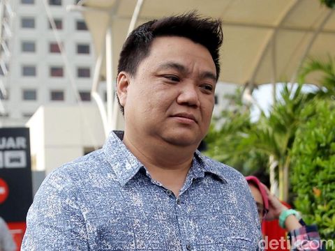 Andi Narogong Disebut Gonta-ganti Mobil hingga 23 Kali