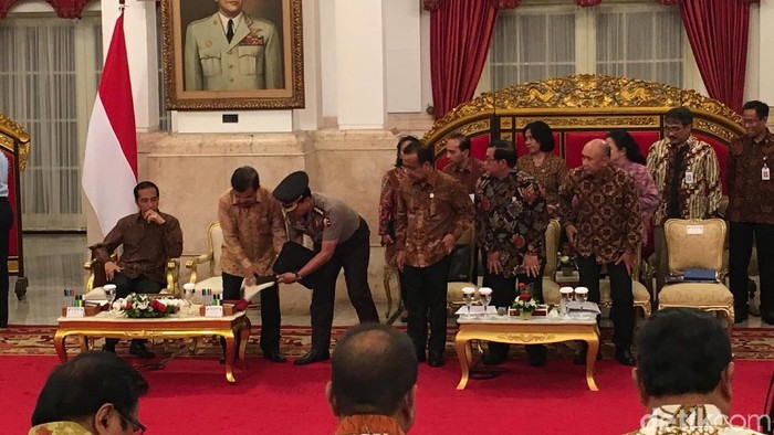 Pesan Jokowi di Sidang Kabinet: Terus Kerja Sama dan Jaga Stabilitas