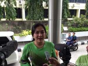 Vicky Shu Dijejali Belasan Pertanyaan Soal First Travel