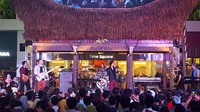 FKB 2017 turut menampilkan hiburan musik di setiap akhir pekan. Lokasinya ada di area panggung utama The Downtown Walk, Summarecon Mall Bekasi. Foto: dok. detikFood