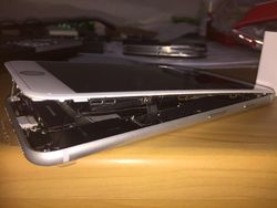 Penampakan iPhone 8 Plus Baru Dibeli Tapi Sudah Rusak