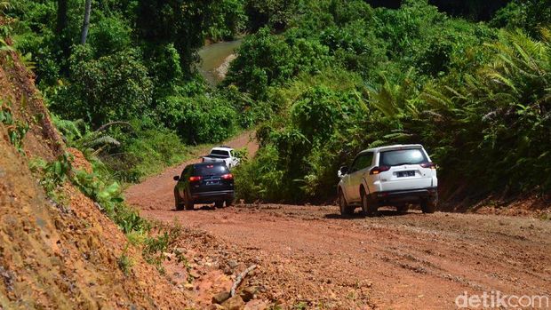 Jokowi Kebut Pembangunan Jalan Perbatasan RI-Malaysia di Kaltara.