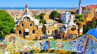 Park Guell yang merupakan karya dari seniman kelas wahid Spanyol, Antoni Gaudi disebut-sebut sebagai salah satu taman tercantik di dunia (Thinkstock)