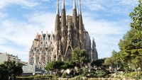 Lihatlah karya-karya seni di sudut-sudut kota Barcelona seperti Katedral Sagrada Familia, Auditorium Palau de la Musica Catalana, hingga Park Guell (Thinkstock)