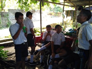Curhat Pengungsi Pelajar Gunung Agung yang Kesulitan di Sekolah Baru