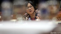 Calon Komisioner Komnas HAM Sandrayati Moniaga mengikuti uji kepatutan dan kelayakan oleh Komisi III DPR.