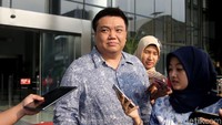 Penyidik KPK memulai proses penyidikan atas tersangka e-KTP Anang Sugiana Sudihardjo dengan memeriksa sejumlah saksi. Salah satunya ada nama adik Andi Agustinus alias Andi Narogong yang telah duduk sebagai terdakwa.
