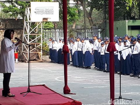 Wali Kota Risma di SMP IPIEMS