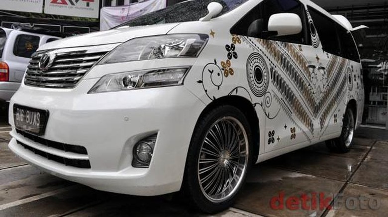 Mobil bercorak batik VJ Daniel. Foto: Dok. detikOto Mobil bercorak batik VJ Daniel. Foto: Dok. detikOto