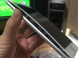 Penampakan iPhone 8 Plus Baru Dibeli Tapi Sudah Rusak