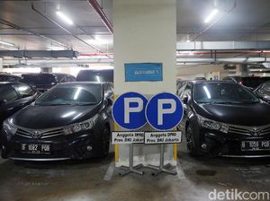 Pemprov DKI Kaji Penyimpanan Mobil Dinas DPRD Cegah Harga Turun
