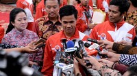 Peraih lima medali emas dari cabang olahraga renang, Jendi Panggabean, saat menjawab pertanyaan dari sejumlah awak media. Dok. Biro Pers Setpres.