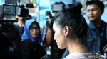 Tanda Merah di Leher Ayu Ting Ting, Bekas Kerokan?