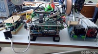 Bedanya, mobil listrik ini digerakkan menggunakan motor induksi. Foto: Gracella Mingkid