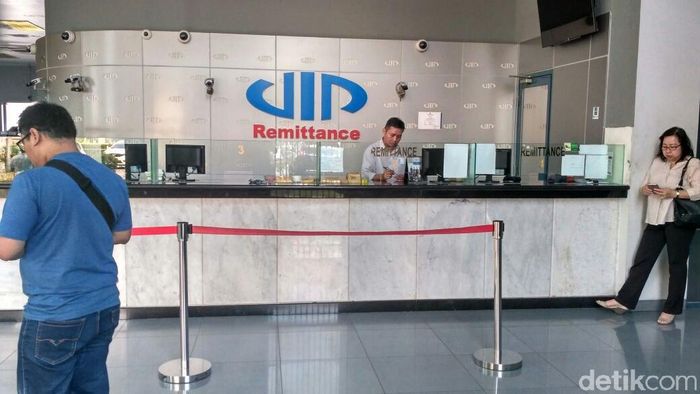 Beli Dolar AS Hampir Rp 13.600, Bagaimana Kurs Lain?