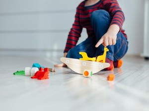 Manfaat Main Sembunyikan Mainan Bersama Anak