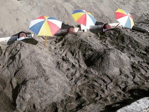 Berani Coba? Terapi Dikubur Pakai Pasir di Jepang