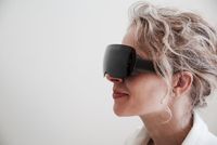 Hiburan Baru di Pesawat, Nonton Film VR