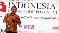 Menteri Komunikasi dan Informatika Rudiantara memberikan sambutan. (BCA).