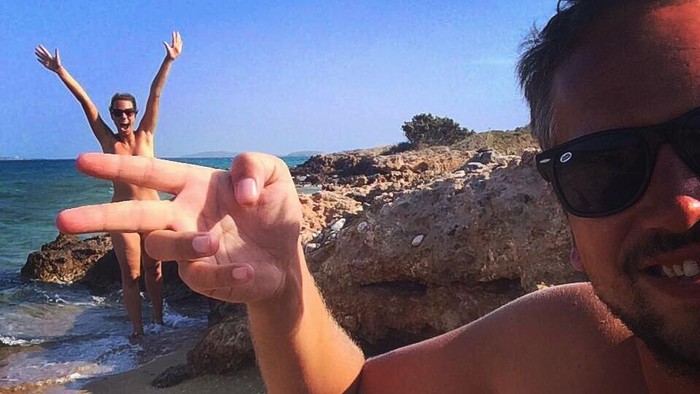 Coba Naked Sauna, Pasangan Ini Ketagihan Jadi Traveler Nudis