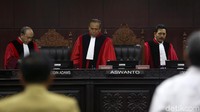 Hakim konstitusi Aswanto memimpin sidang uji materil UU Pemilu Nomor 7/2017 tentang aturan ambang batas pencalonan presiden.