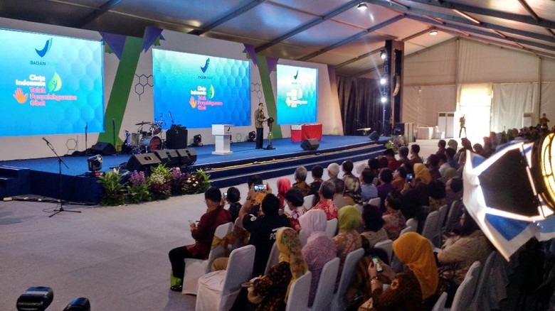 Jokowi ke Kabareskrim: Pengedar Kita Gebukin Ramai-ramai, Gimana? Jokowi ke Kabareskrim: Pengedar Kita Gebukin Ramai-ramai, Gimana?