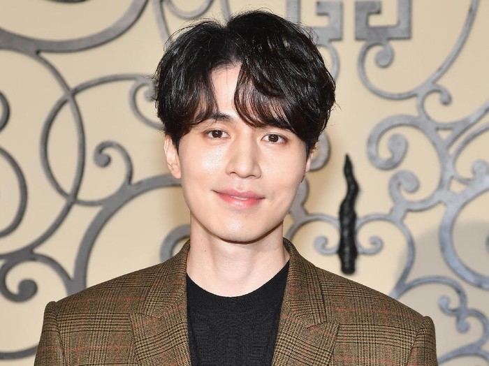Lee Dong Wook Sebut Akting Bikin Stres