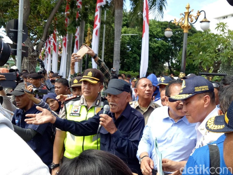 Ini Petisi Komunitas Angkutan Kota Surabaya Tolak Transportasi Online Ini Petisi Komunitas Angkutan Kota Surabaya Tolak Transportasi Online