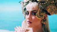 Agnez Mo baru saja kembali dengan video klip terbarunya Long As I Get Paid. Dok. Instagram/agnezmo