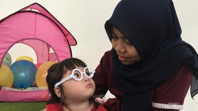 Potret Keakraban Gempi dengan Koneng Baby Sitter-nya