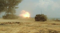 Penampakan alutsista di geladi bersih HUT TNI ke-72.  Foto: Facebook Puspen TNI