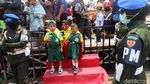 Warga Antusias Melihat Geladi Bersih HUT TNI