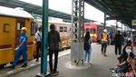 Ini Kereta Penolong yang Selamatkan KRL Anjlok di Manggarai