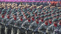Prajurit TNI sedang beraksi dalam geladi bersih. Foto: ANTARA Foto