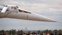 Concordski tampil luar biasa di Paris Air Show pada tahun 1971 dan membuat semua orang terkesan. Uni Soviet-lah yang memulai lebih dulu dalam hal pengembangan pesawat jet supersonik berpenumpang ini (Dok. CNN Style)