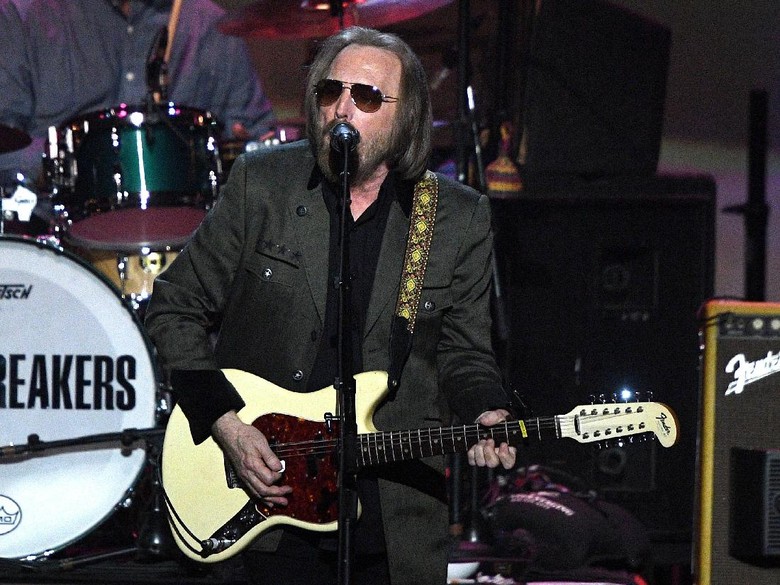 Tom Petty Koma, Adam Levine Ungkapkan Kesedihan Tom Petty Koma, Adam Levine Ungkapkan Kesedihan