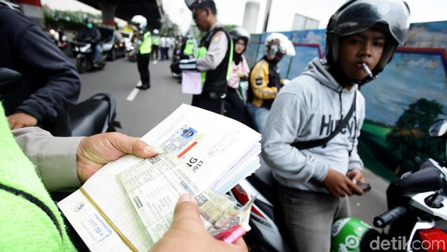 Diskon Tunggakan Pajak Kendaraan 50%, Jatuh Bangun Bos Nippon Paint