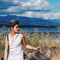 Dikenal dengan rambut panjang, pada 2017 ini Gisela kembali mengeksplorasi penampilannya. Ia pun mengubah gaya rambutnya dan memangkasnya menjadi sangat pendek. Foto: Instagram