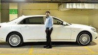 Babu pun menabung kembali dari berbagai penghasilannya itu hingga memiliki 7 mobil dan sampai saat ini tercatat sudah ada 378 mobil yang dimiliki Babu. Mobil terbaru yang Babu beli adalah Mercedes-Maybach S600.  Foto: Rushlane