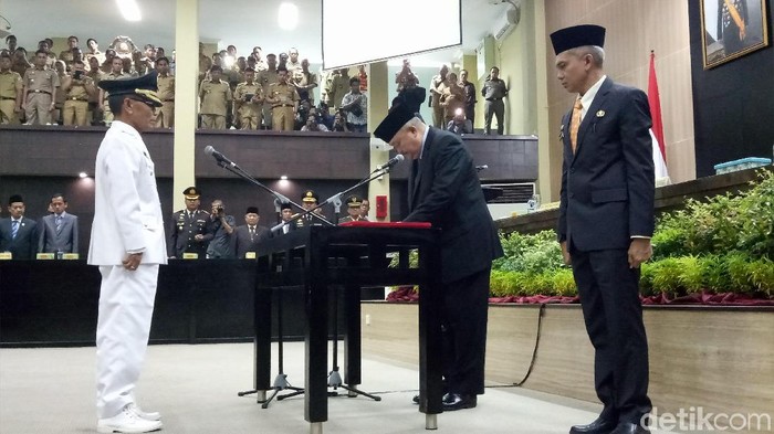 Lantik Bupati Banyuasin, Alex Noerdin Minta Petani Diperhatikan