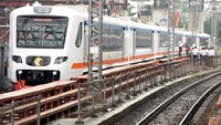 Rangkaian kereta telah rampung dan mulai diujicobakan sejalan dengan terbangunnya lintasan rel menuju bandara. (KAI).