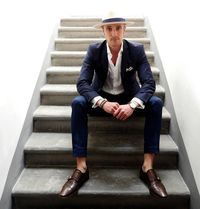 Dibilang Mirip Ryan Gosling, Pria Tampan Ini Malah Merasa Lelah