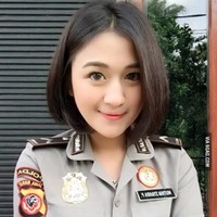 Bripda Muthia Syahra mulai dikenal setelah dirinya ikut menyelidiki sebuah kasus penganiayaan. Ia juga enjadi topik hangat berkat paras cantiknya. (Foto: Instagram)